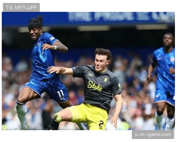 德甲后卫转会市场持续升温，多名新星表现抢眼引豪门争抢